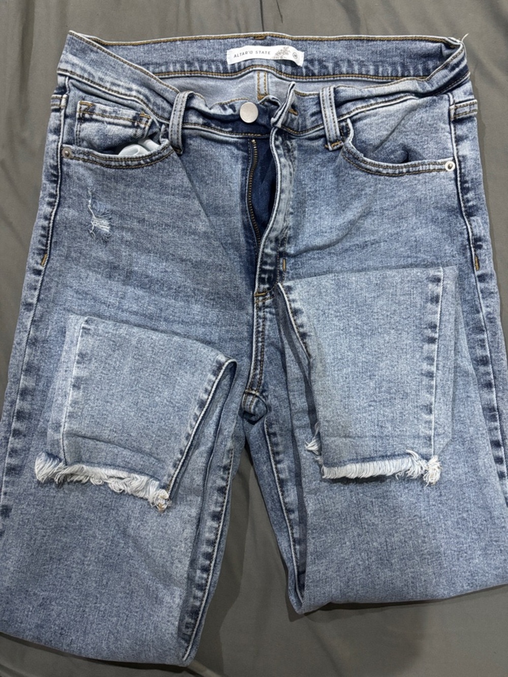 Altar'd State Men's Light Blue Slim Straight Distressed Jeans